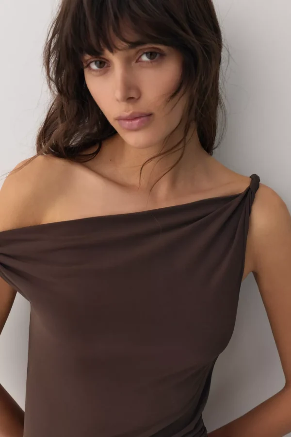 فستان ميدي غير متماثل